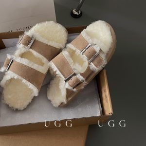 כפכפי UGG פרוותיות