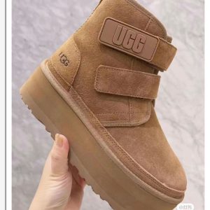 מגפיים UGG פלטפורמה