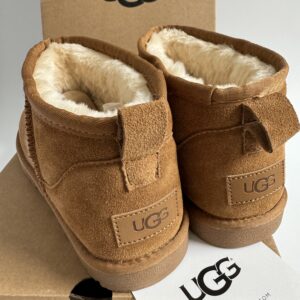 מגפיים UGG דגם קלאסי