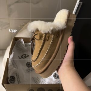 כפכף UGG פרוותי