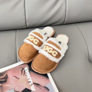 כפכפים UGG